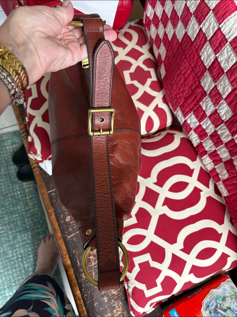 Fossil   Shoulder Bag  bucket bag  hobo bag  genuine leather
Saddle Brown  EUC - Picture 5 of 14
